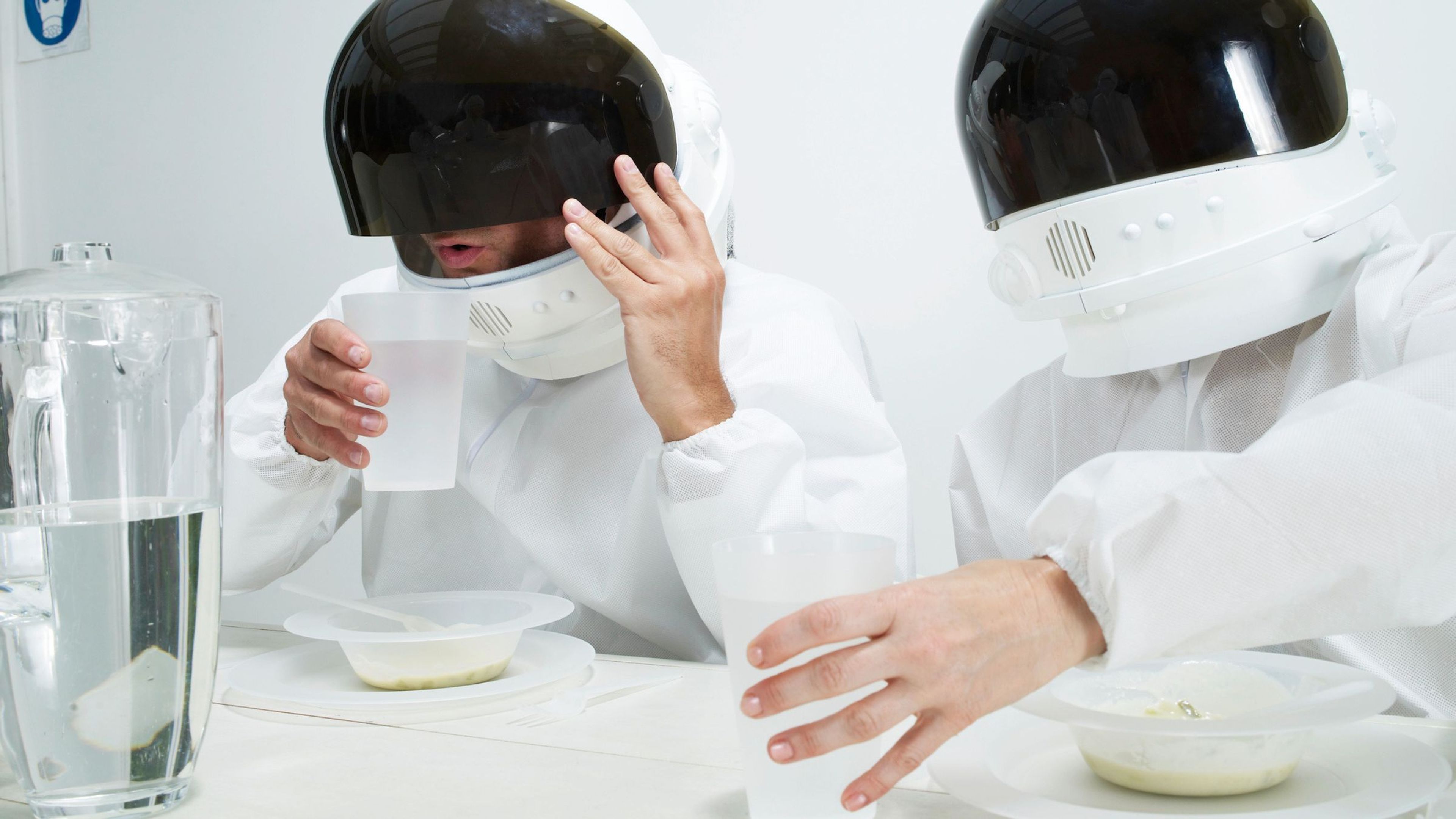 La ciencia explica por fin por qué la comida sabe peor en el espacio