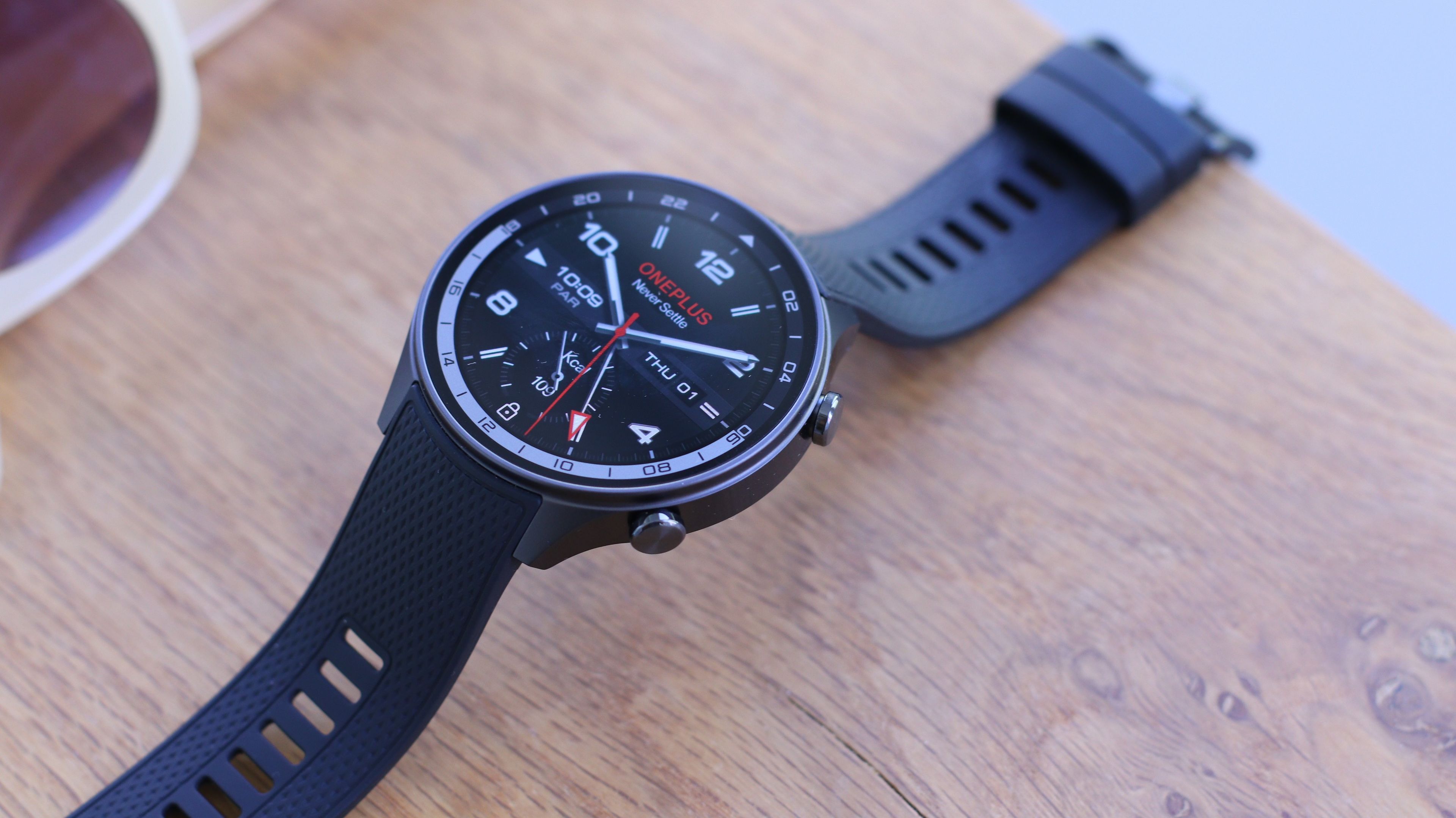 Diseño del smartwatch OnePlus Watch 2R