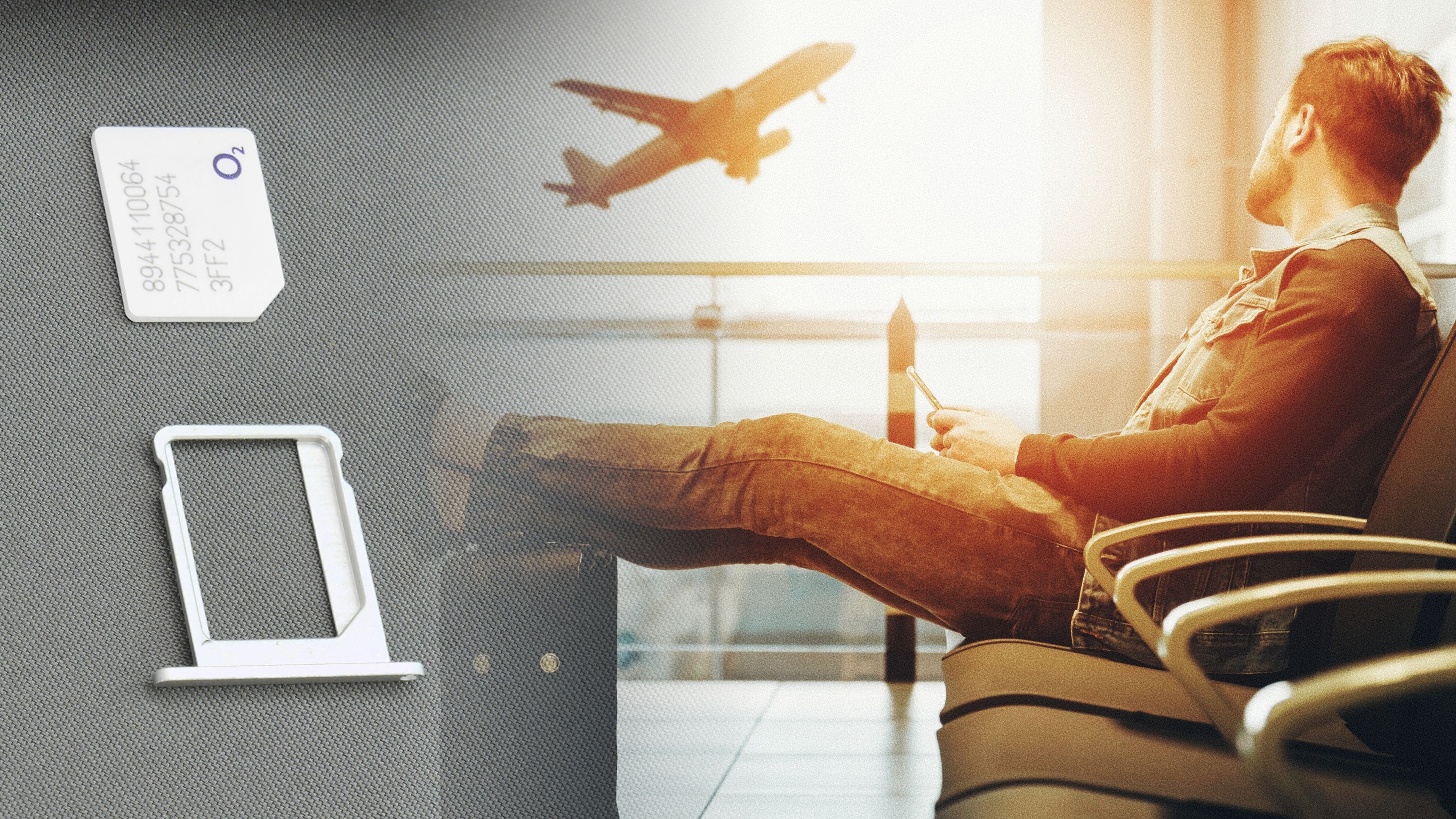 Hombre esperando en un aeropuerto en un montaje con una tarjeta SIM