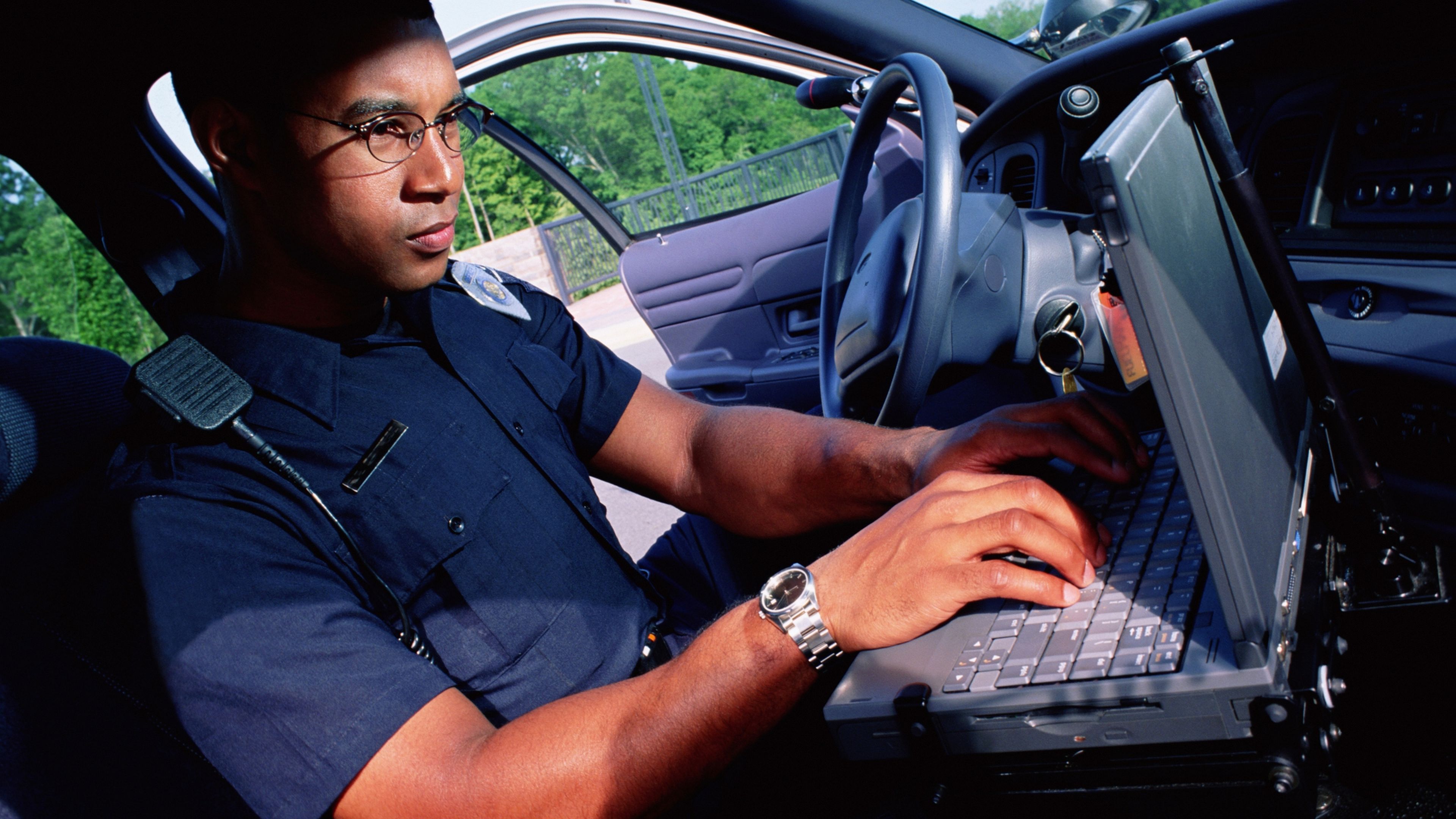 Polémica con la policía en Estados Unidos, está usando IA para redactar informes policiales
