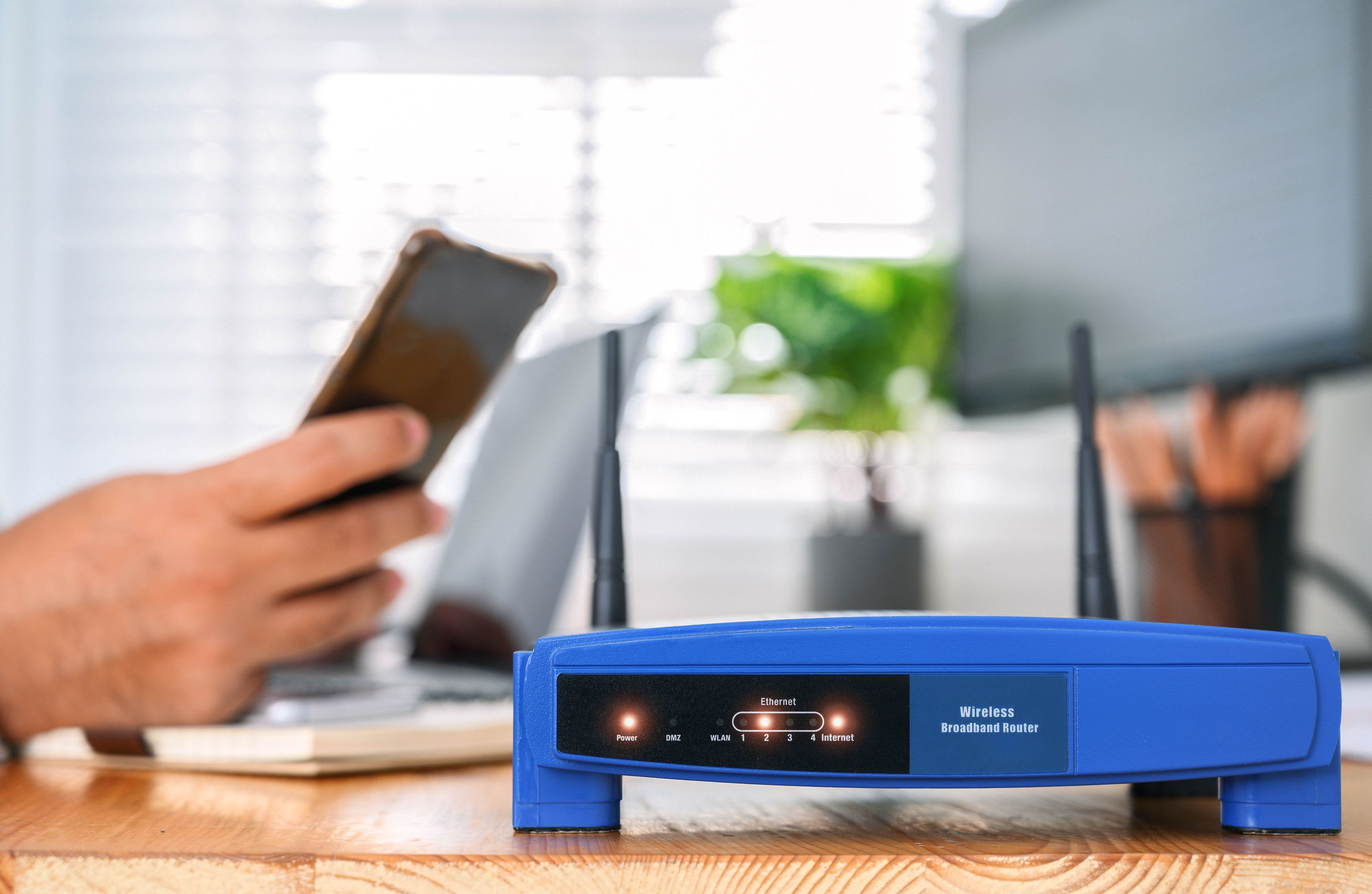 Router, movil y ordenador